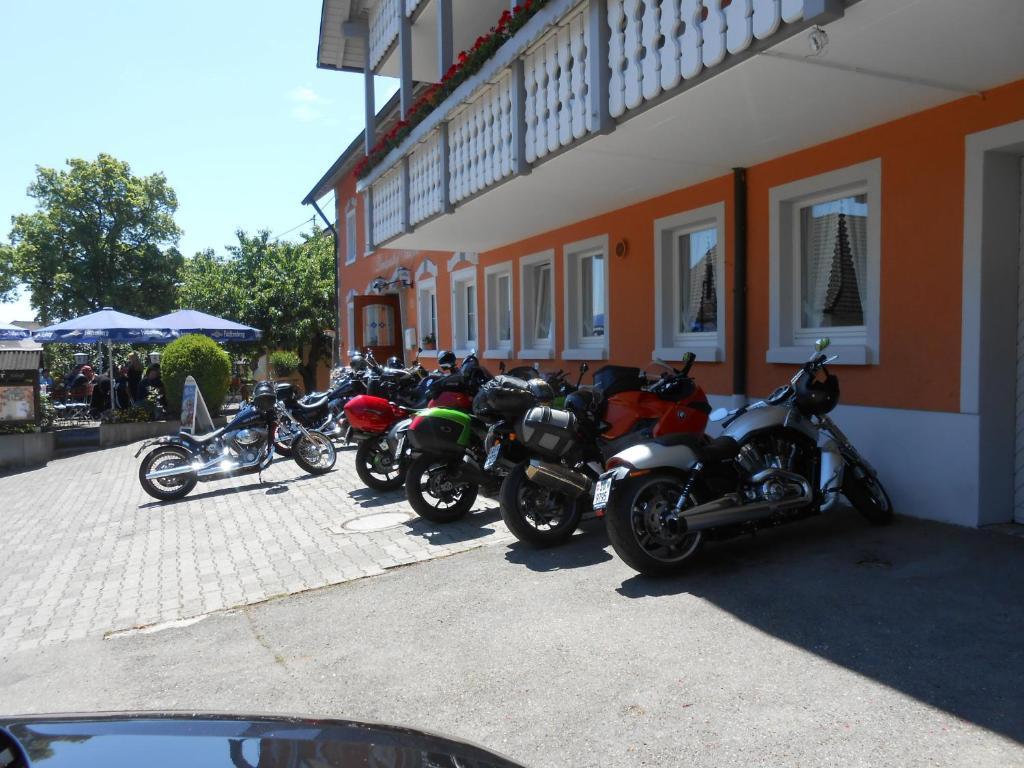 Landgasthof Schützen Hotel Tengen Exterior foto